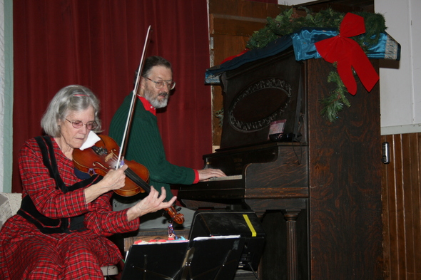 Donna_Baird_David_West_musicians_the_grange 12-19-10.JPG